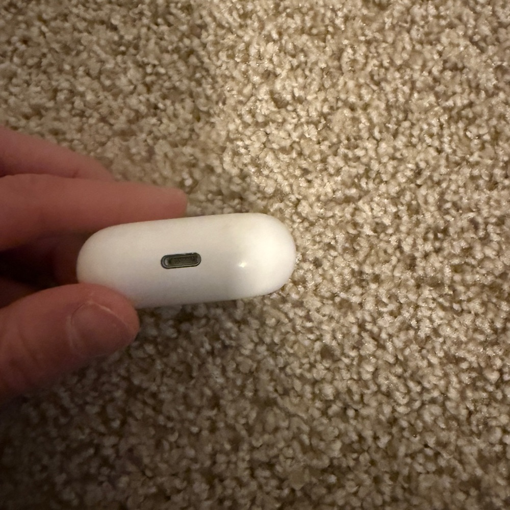 White Wireless Earbuds with Charging Case - Picture 3 of 3